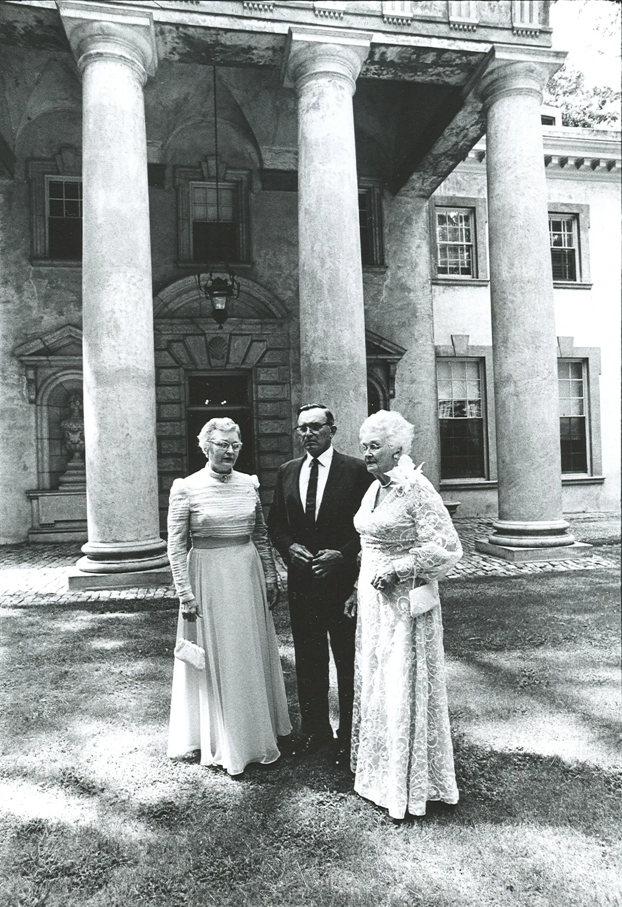 Adelle Harper with Auverne Harper Brady and John Lampkin Harper Jr. at the Swan House